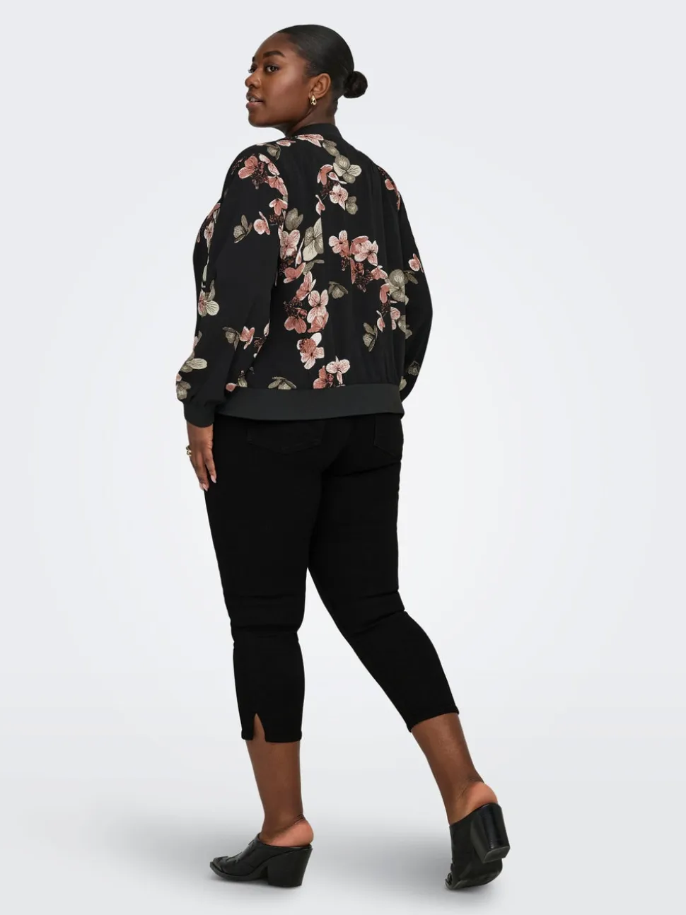 CARCRUZ Jeansy Capri Z Wysokim Stanem