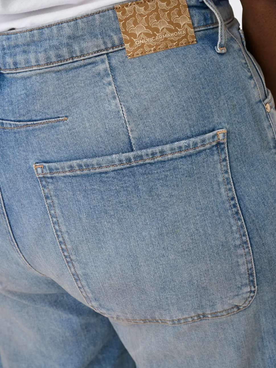 CARFRANKIE Wysoka talia Krój baryłkowaty Do kostek Jeans