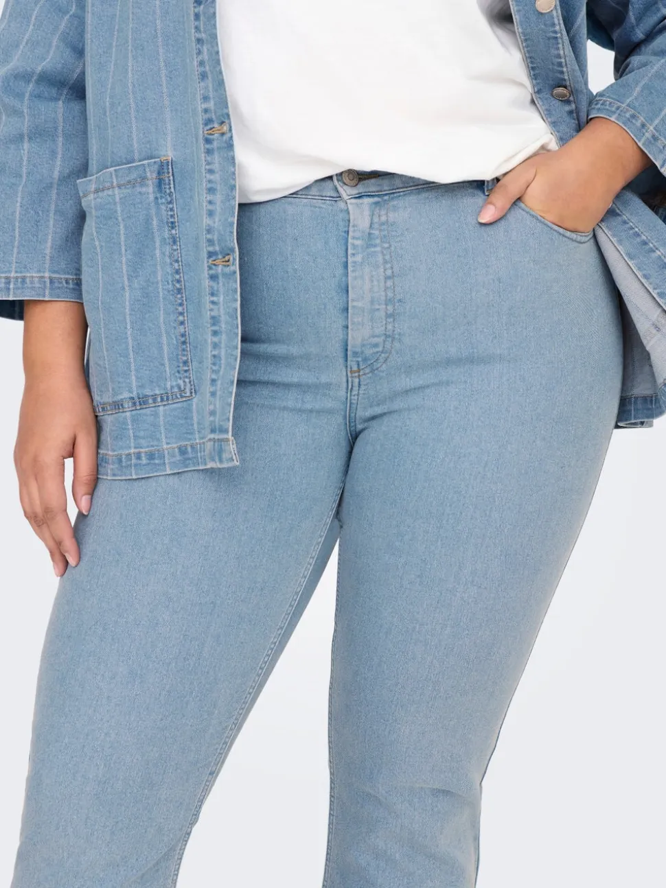 CARHUSH Średnia talia Krój flared Jeans