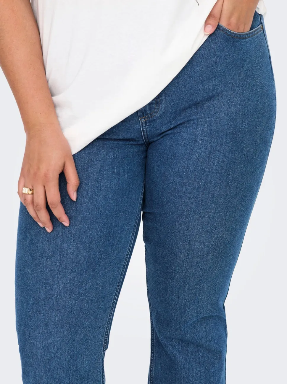 CARHUSH Średnia talia Krój flared Jeans