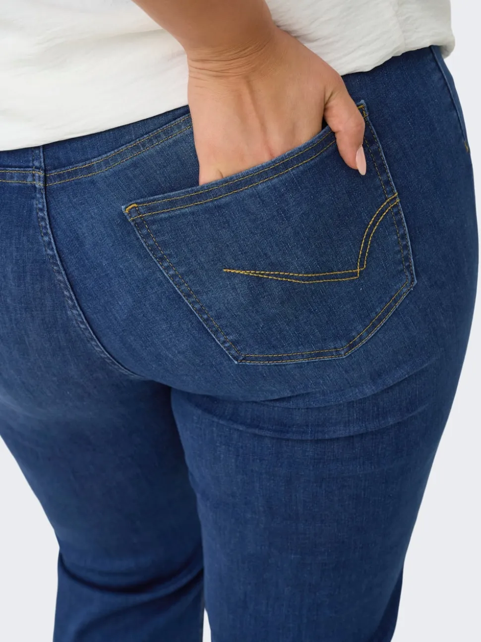 CARKENYA Średnia talia Krój flared Do kostek Jeans