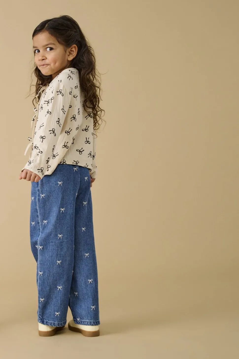 KMGPIERCE Szeroki krój - przycięty Do kostek Jeans