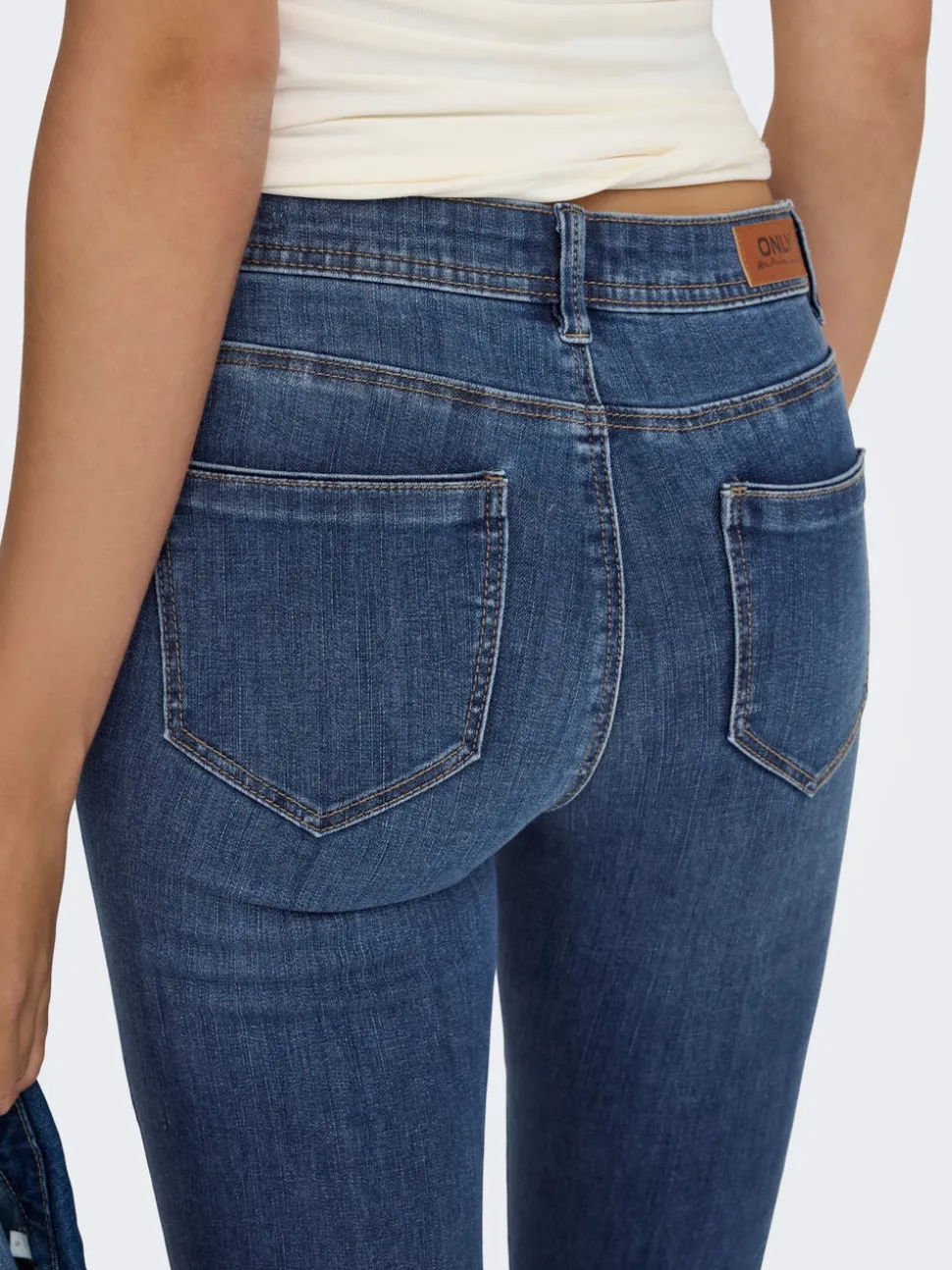 ONLWAUW Średnia talia Krój skinny Jeans