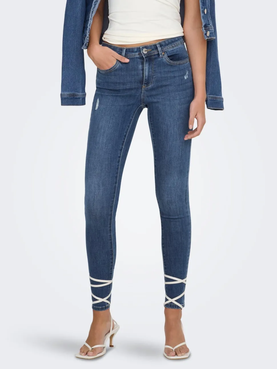 ONLWAUW Średnia talia Krój skinny Jeans