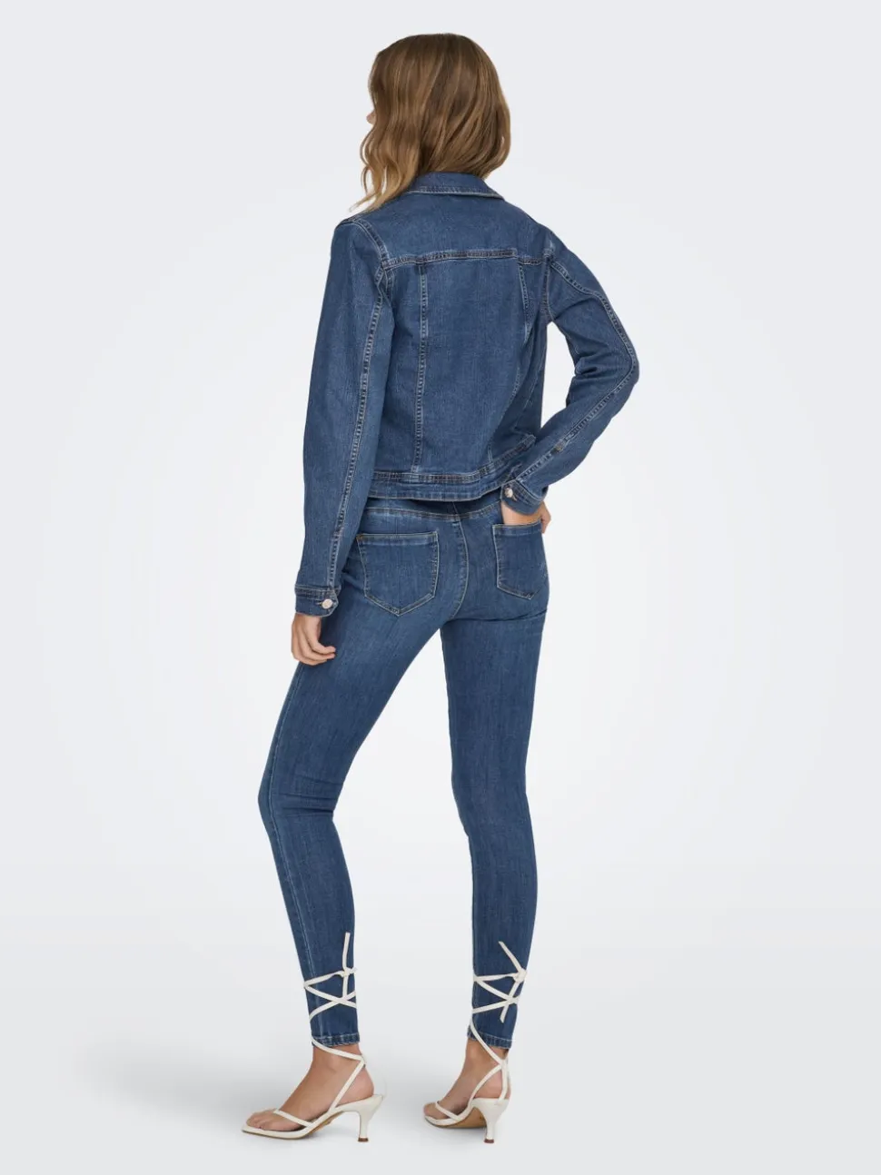 ONLWAUW Średnia talia Krój skinny Jeans