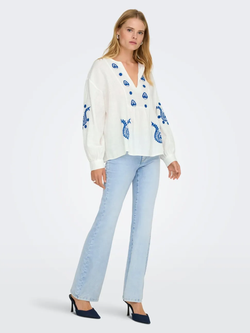 ONLWAUW Wysoka talia Krój flared Jeans