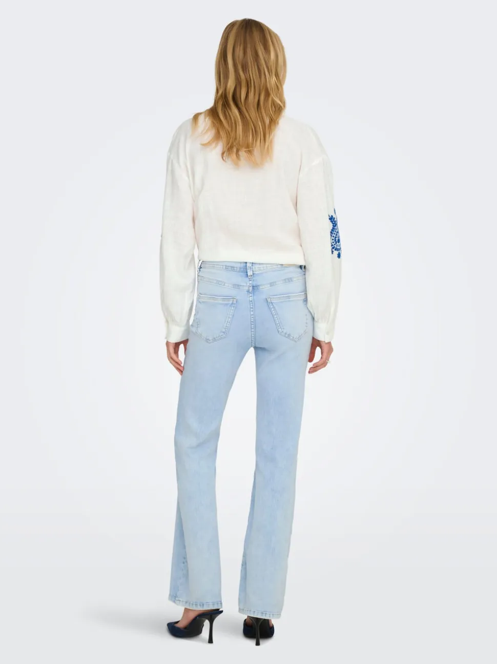 ONLWAUW Wysoka talia Krój flared Jeans