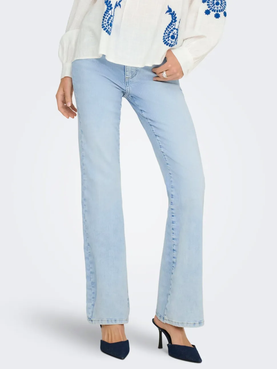 ONLWAUW Wysoka talia Krój flared Jeans