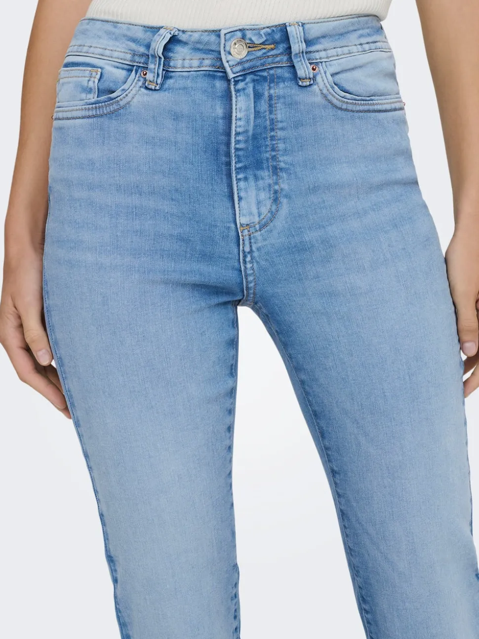 ONLWAUW Wysoka talia Krój flared Jeans