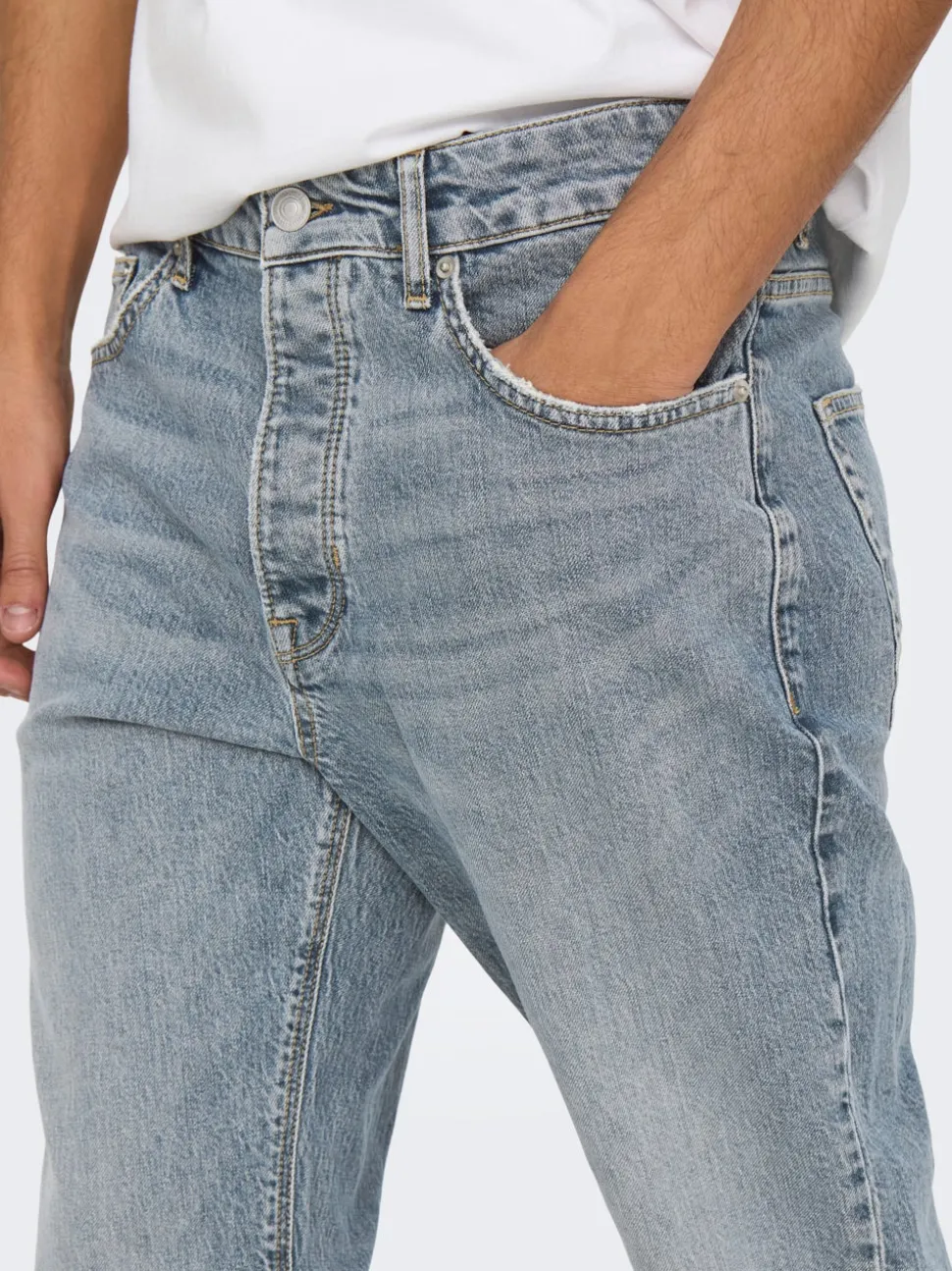 ONSYOKE Średni stan Krój tapered Jeans